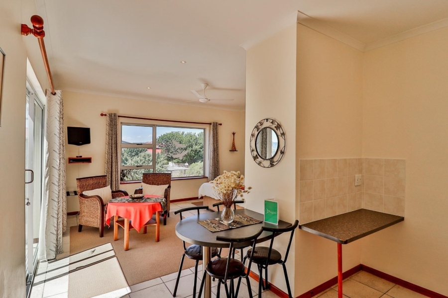 6 Bedroom Property for Sale in De Kelders Western Cape